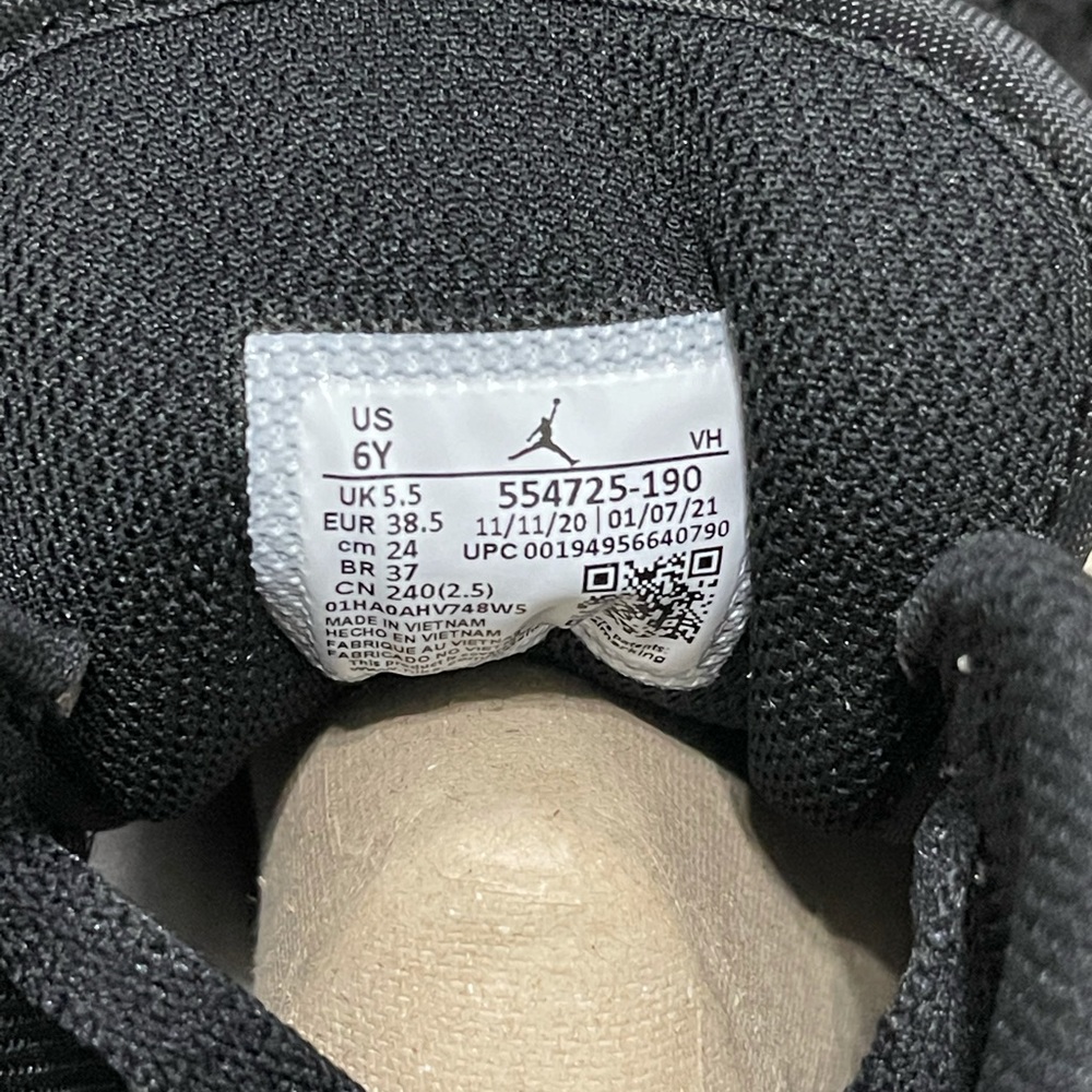 NWT Air Jordan 1 Mid GS In White/multi-color-black - Picture 9 of 11